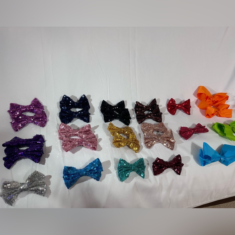 Lot of 26 bows